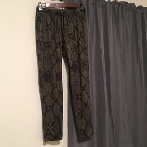 Lululemon Jet Crop Pant